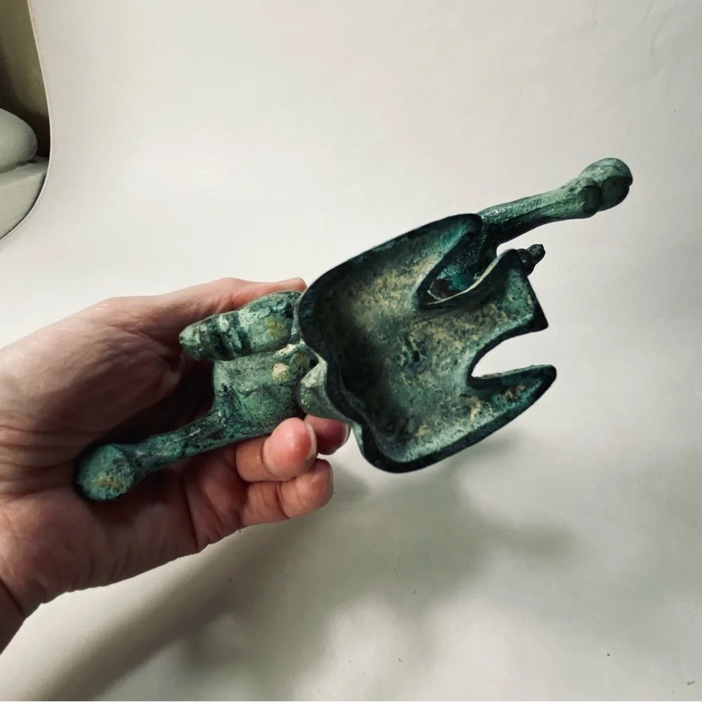 5 1/2" Vintage Reproduction of the Flying Horse of Gansu Statue Green Patina - Picture 10 of 16